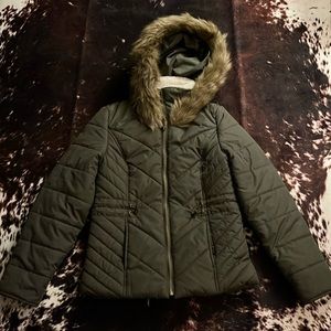 Winter coat- Brand-Maralyn & Me Color- dark green size small